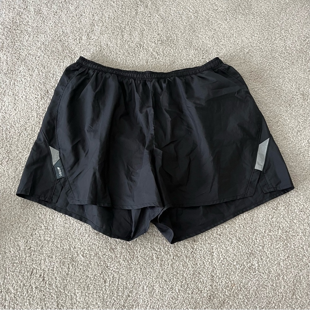 Women’s MEC Aether Black Workout Shorts‎